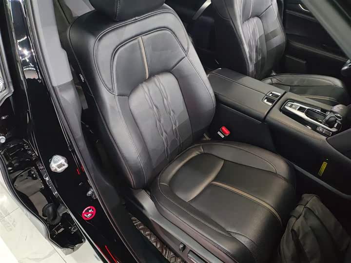 Фото 24 - Honda UR-V