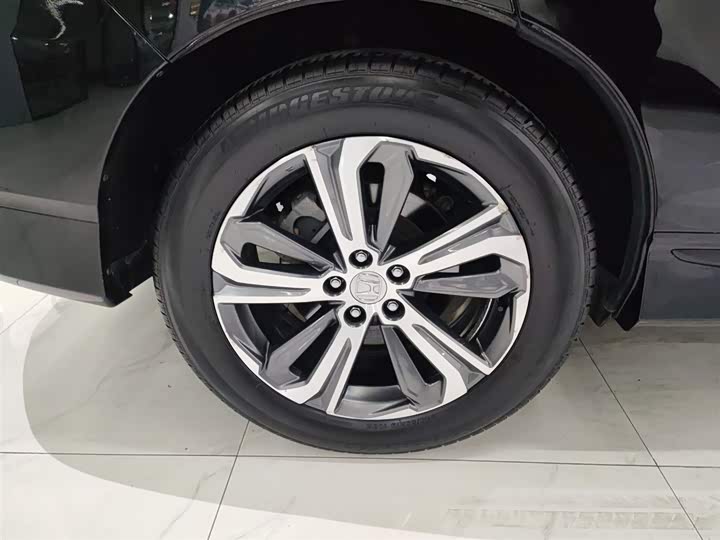 Фото 25 - Honda UR-V