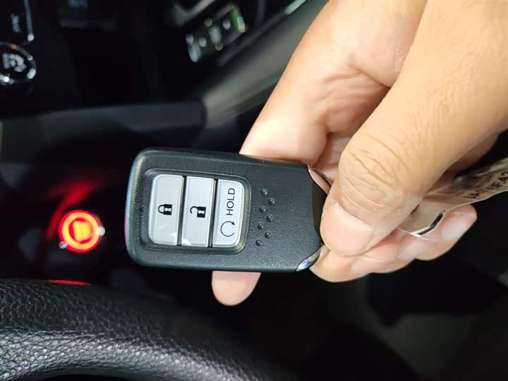 Фото 9 - Honda UR-V