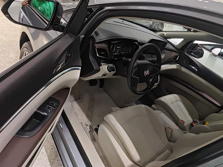 Фото 16 - Buick GL8 ES