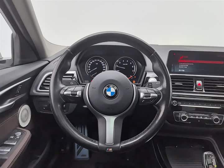 Фото 11 - BMW 1 Series