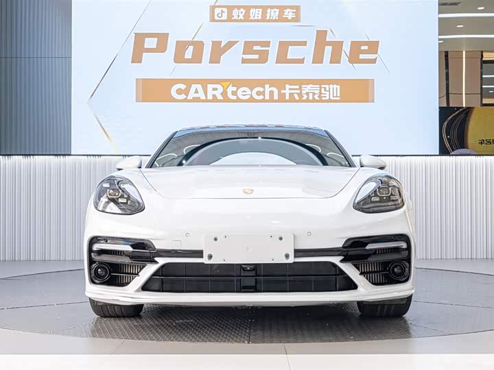 Фото 1 - Porsche Panamera