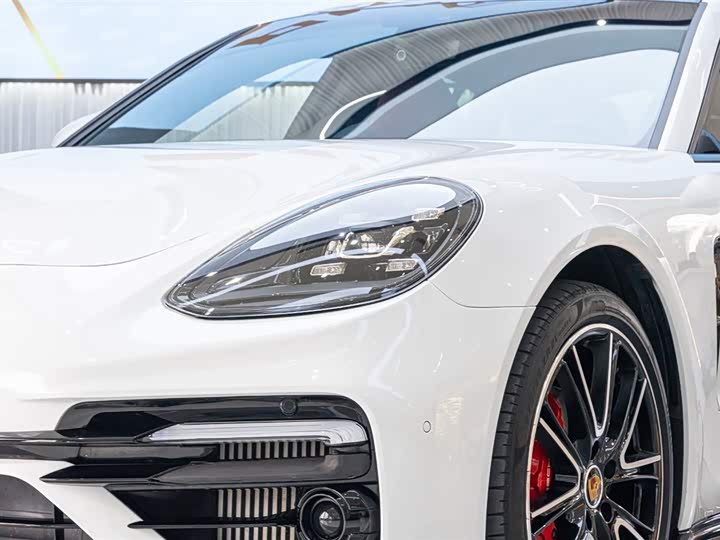 Фото 10 - Porsche Panamera