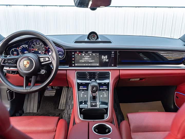 Фото 16 - Porsche Panamera