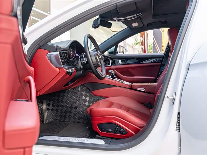 Фото 20 - Porsche Panamera