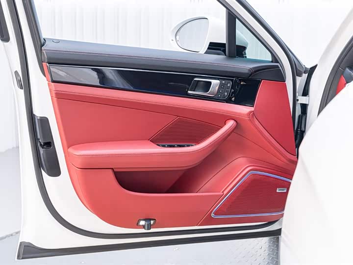 Фото 22 - Porsche Panamera