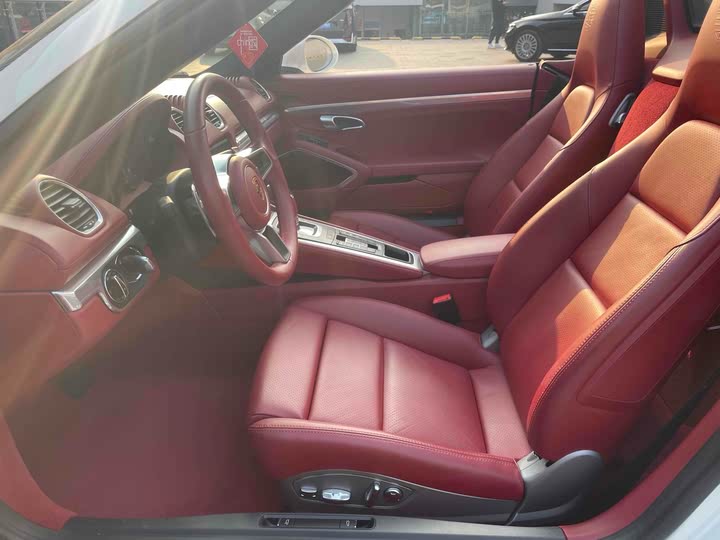 Фото 4 - Porsche 718