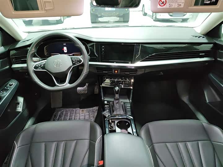 Фото 10 - Volkswagen Passat