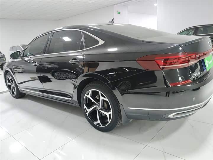 Фото 5 - Volkswagen Passat