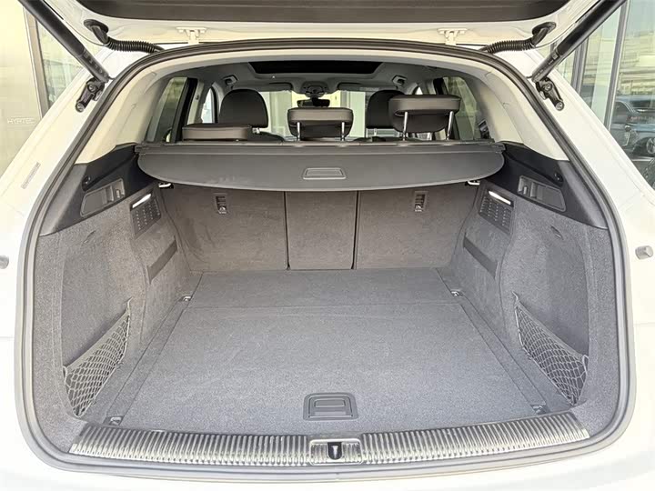 Фото 9 - Audi Q5L