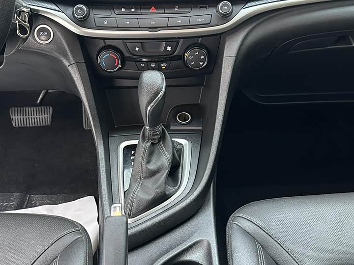 Фото 15 - Buick Excelle GT