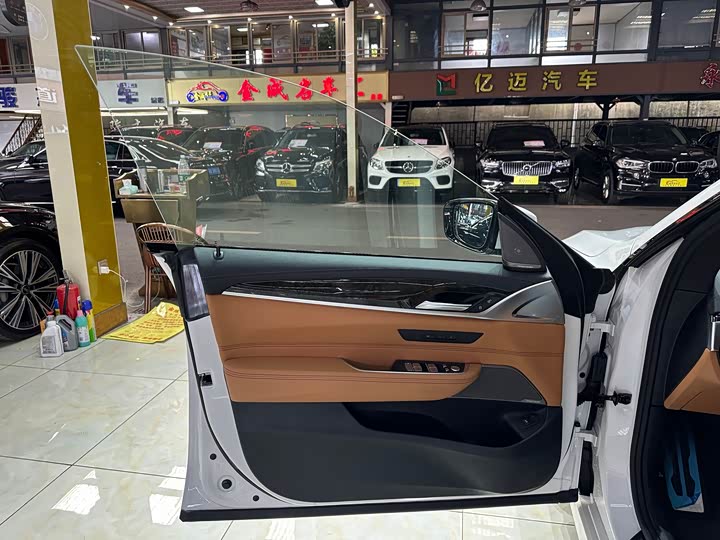 Фото 9 - BMW 6 Series GT