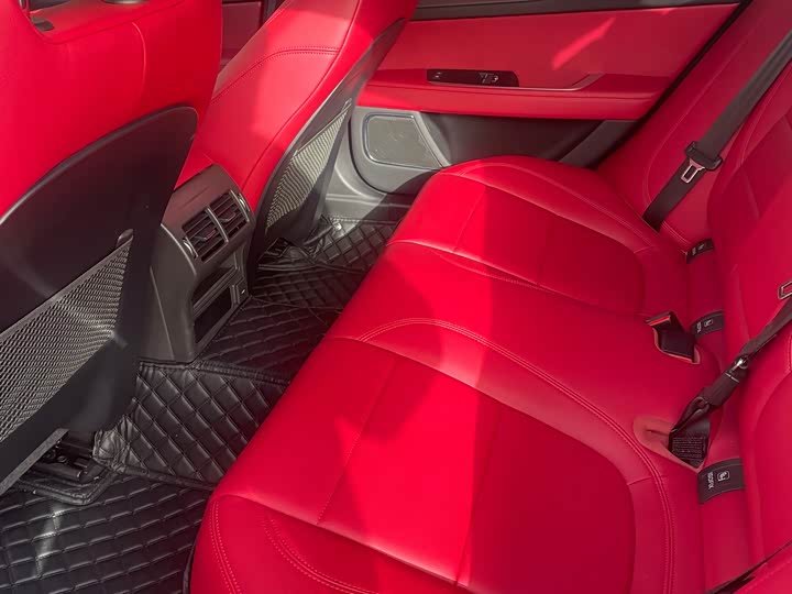 Фото 5 - Jaguar XE L