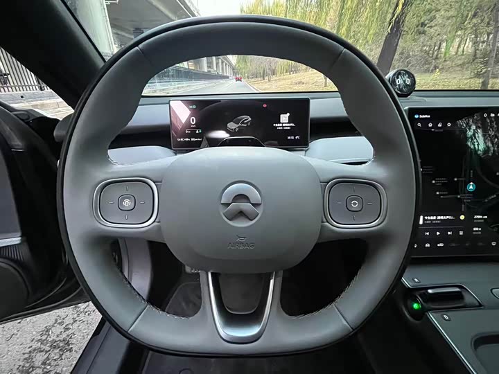 Фото 10 - Nio ET5T