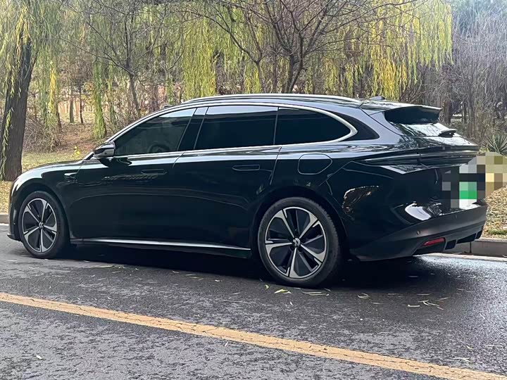 Фото 3 - Nio ET5T