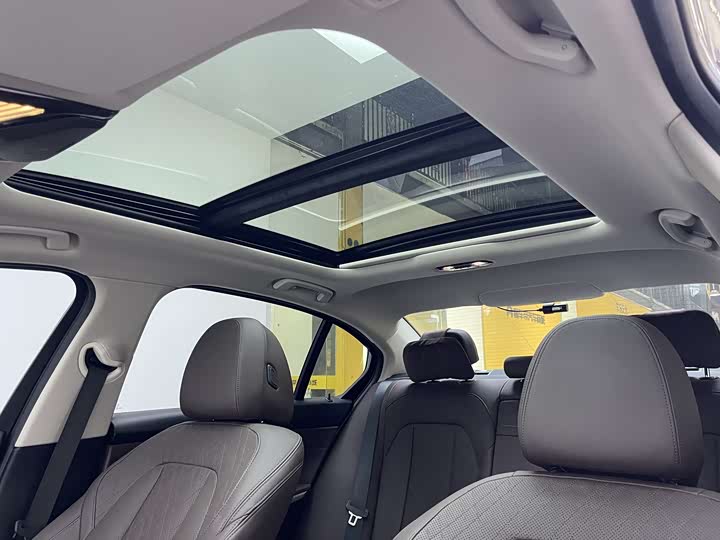 Фото 12 - BMW i3