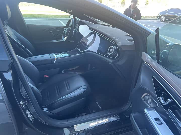 Фото 10 - Mercedes-Benz EQE AMG