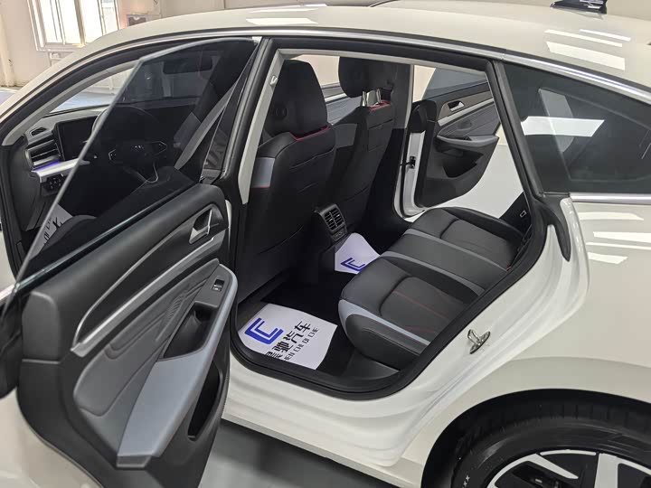 Фото 12 - Volkswagen Lamando L