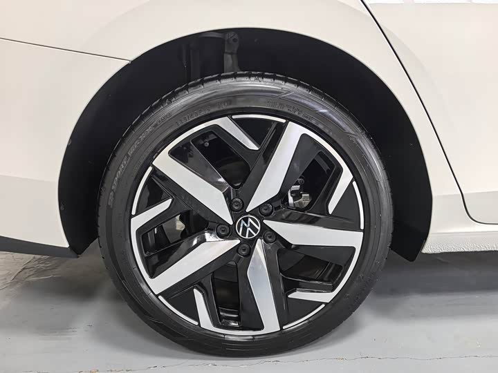 Фото 18 - Volkswagen Lamando L