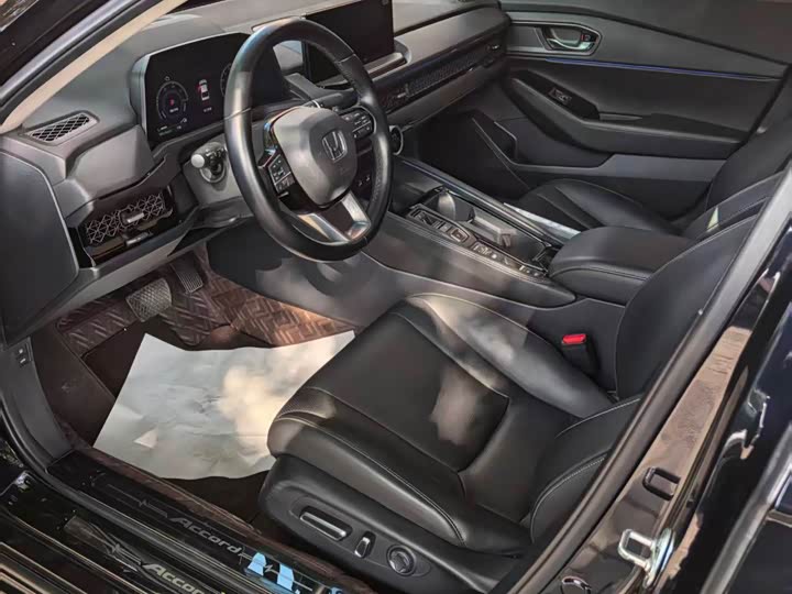 Фото 4 - Honda Accord Hybrid