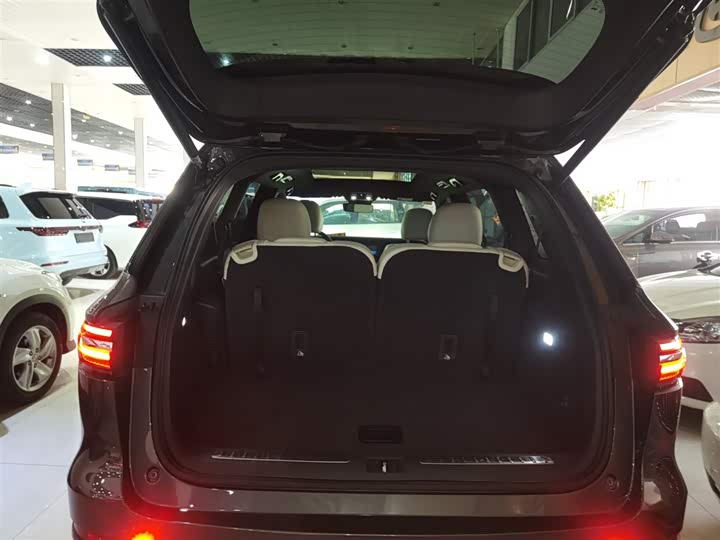 Фото 19 - LiXiang One