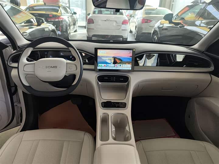 Фото 10 - Geely Galaxy Geome