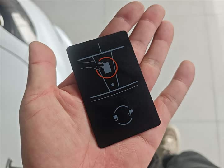 Фото 11 - Tesla Model 3