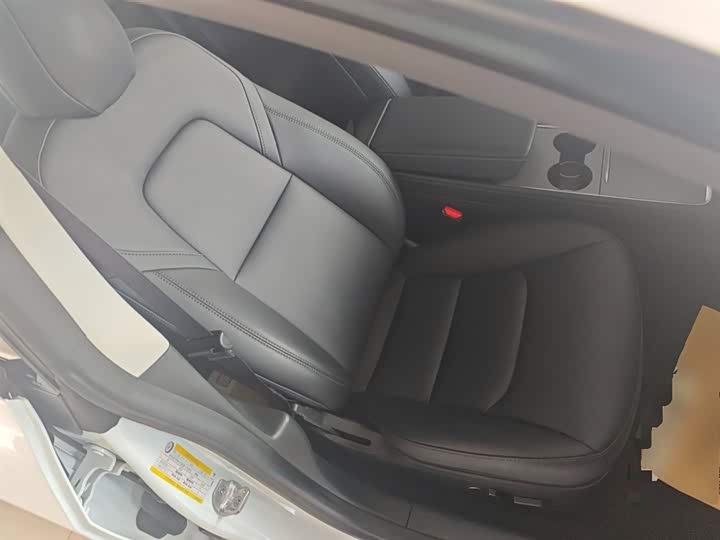 Фото 17 - Tesla Model 3