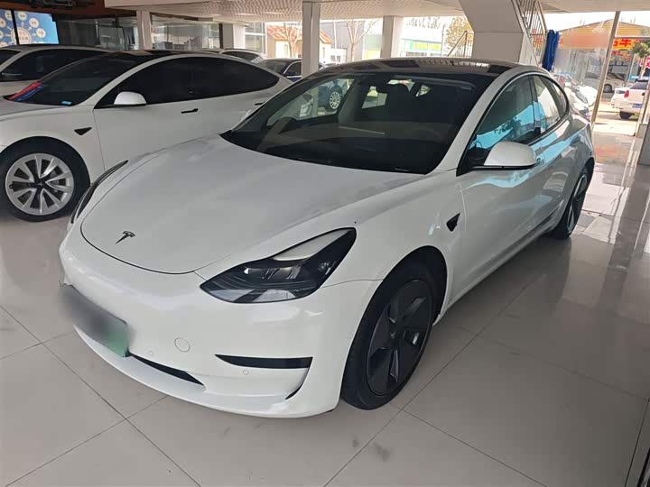 Фото 2 - Tesla Model 3