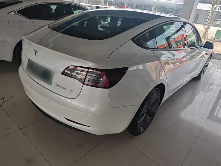 Фото 23 - Tesla Model 3