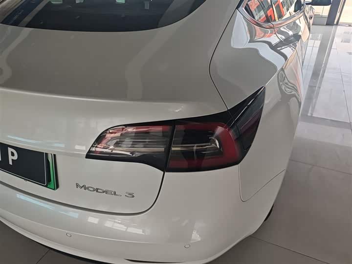 Фото 24 - Tesla Model 3