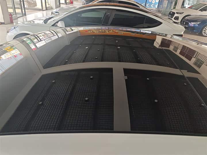 Фото 27 - Tesla Model 3