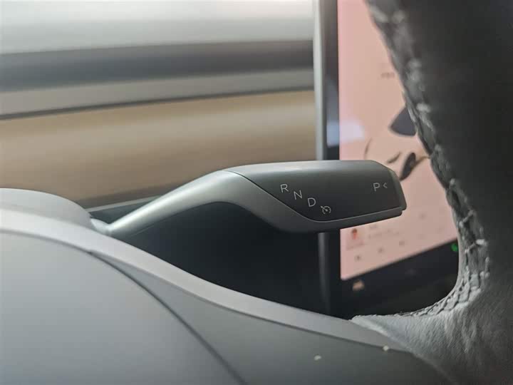 Фото 6 - Tesla Model 3