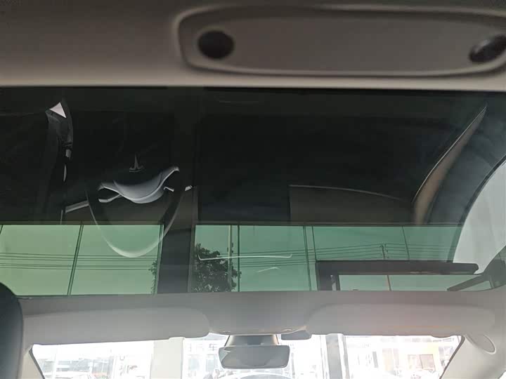 Фото 8 - Tesla Model 3