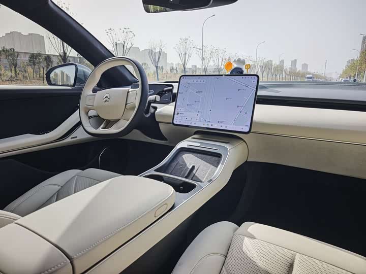 Фото 10 - Nio ET5T