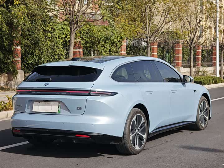 Фото 17 - Nio ET5T