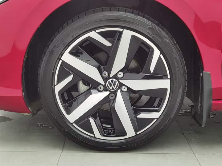 Фото 17 - Volkswagen Lamando L