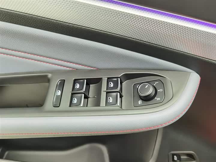 Фото 9 - Volkswagen Lamando L