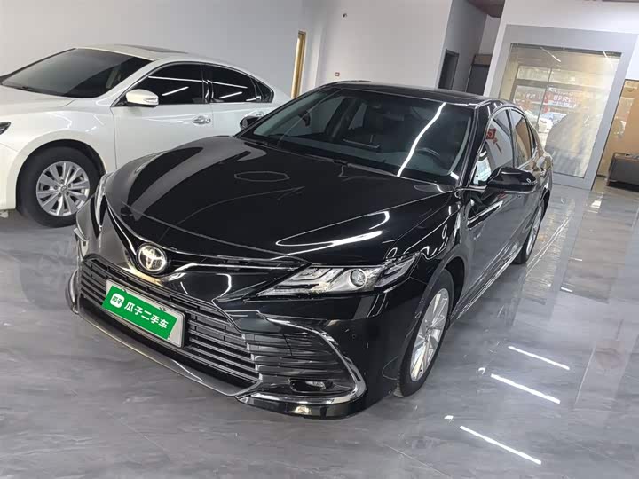 Фото 1 - Toyota Camry