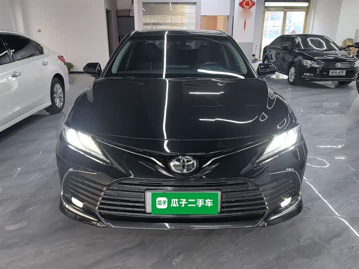 Фото 3 - Toyota Camry