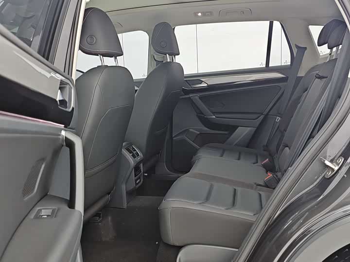 Фото 12 - Volkswagen Tayron