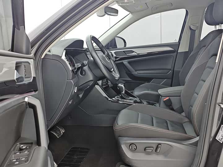 Фото 13 - Volkswagen Tayron