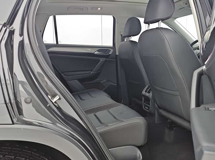 Фото 16 - Volkswagen Tayron