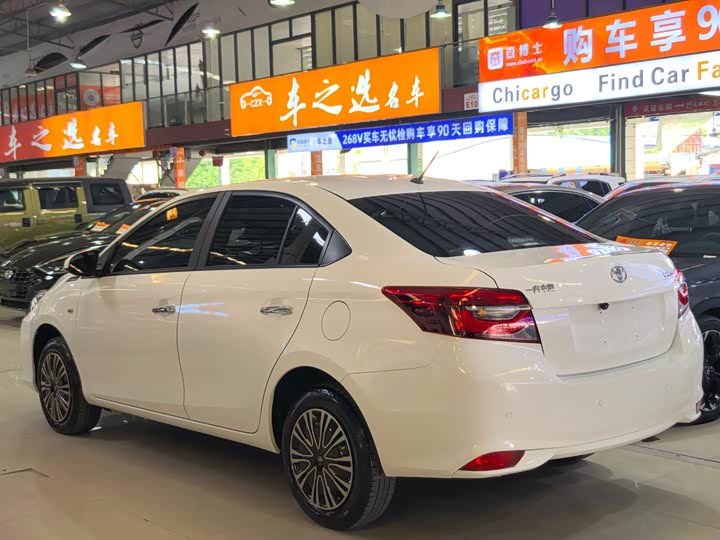 Фото 3 - Toyota Vios