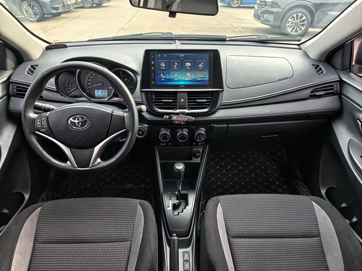 Фото 5 - Toyota Vios