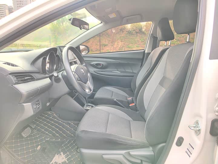 Фото 6 - Toyota Vios