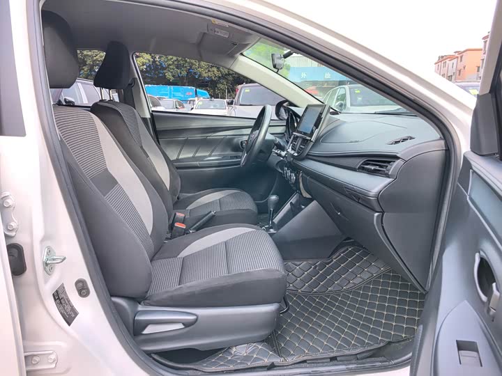 Фото 7 - Toyota Vios