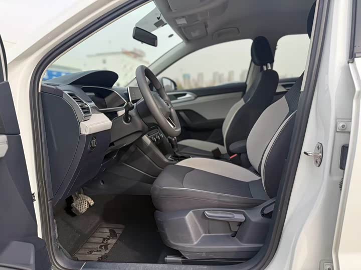 Фото 11 - Volkswagen Tharu