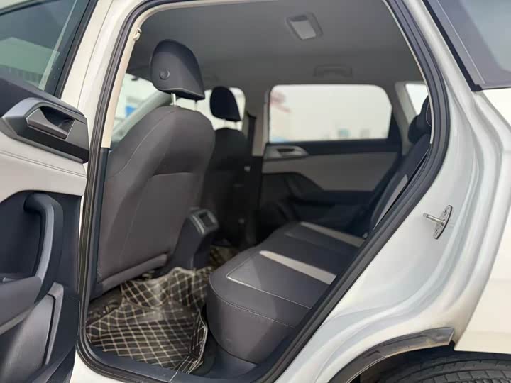 Фото 12 - Volkswagen Tharu