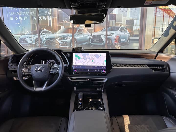 Фото 4 - Lexus RX